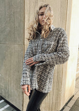 Load image into Gallery viewer, Juniver Grey Tweed Shacket